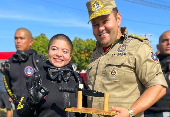 PRIMEIRA MERGULADORA DO AMAZONAS SOLDADO ARYELL LINS ()