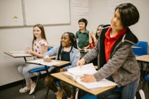 A importância de crianças e adolescentes estudarem