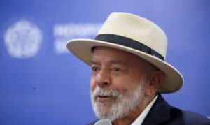 ‘Tem direito à presunção de inocência’, diz Lula sobre a prisão de Braga Netto