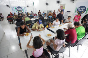 Almoço especial de Natal será servido em restaurantes do programa Prato Cheio na terça-feira (24)