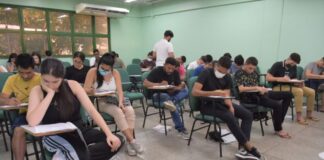 AprovENS curso pré vestibular presencial da UEA ()