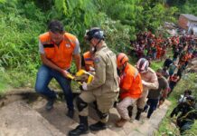 Governo do Amazonas mobiliza operação de resgate de vítimas de deslizamento de terra no bairro Redenção Foto Arthur Castro Secom