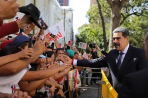 ‘Esta posse venezuelana constitucional não puderam impedir’, diz Maduro