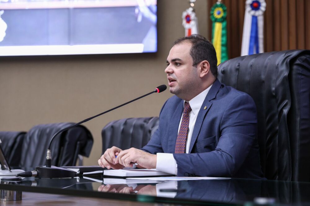 Presidência de Roberto Cidade na Aleam amplia programa que beneficia população da capital e do interior do Estado Presidência de Roberto Cidade na Aleam amplia programa que beneficia população da capital e do interior do Estado