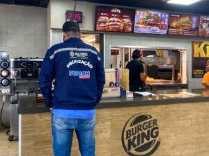 Rede de fast food é alvo do Procon por excluir o Amazonas de promoção