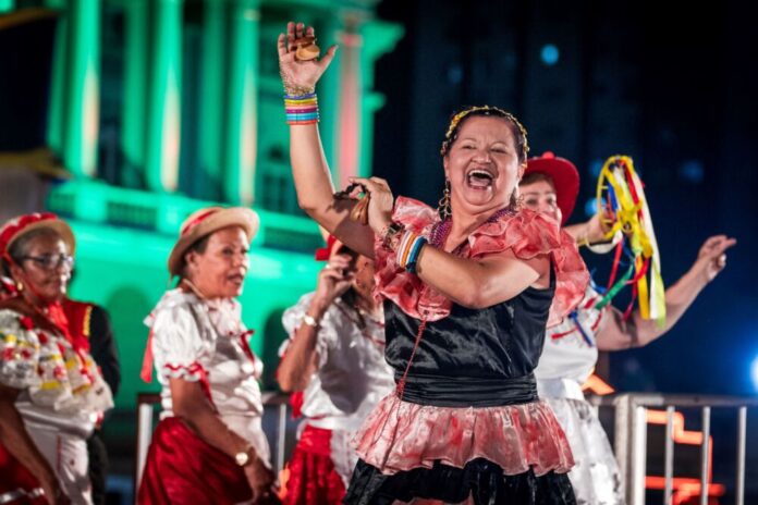 cultura encerramento mundo encantado do natal alonso júnior