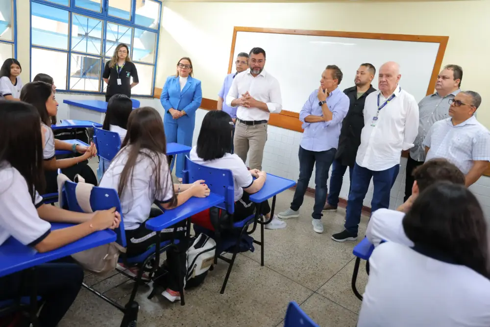 Governador Wilson Lima abre ano letivo da capital com lançamento de projeto para inserir estudantes no mercado de trabalho Foto Diego Peres Secom Governador Wilson Lima abre ano letivo da capital com lançamento de projeto para inserir estudantes no mercado de trabalho Foto Diego Peres Secom