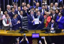 Hugo Motta assume presidência da Câmara e promete diálogo entre governo e oposição