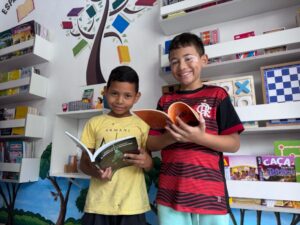 Leitura e alimentação: Prato Cheio inaugura mini bibliotecas em Manaus