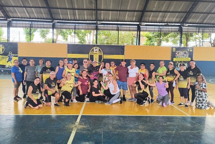 Turma de Gerontovolei Cel Japiim ()