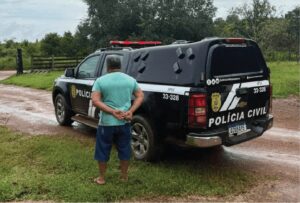 Homem obrigou adolescente de 14 anos a ficar nua dentro de uma caixa d’água e tirou fotos dela, no AM