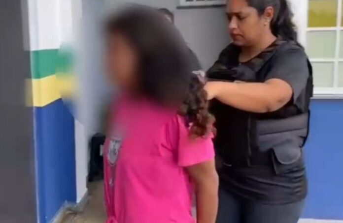 mulher presa mulher presa