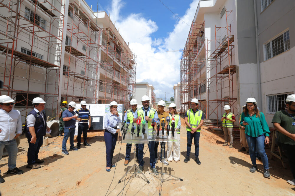 Governador Wilson Lima realiza nova vistoria no Residencial Maués com % das obras concluídas pelo Prosamin+ foto Diego Peres Secom