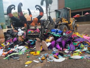 Vinte toneladas de lixo são recolhidas durante o carnaval em Manaus