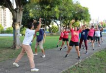 SEDEL Professor e Integrantes do Funcional Por Toda Parte na Vila Olímpica de Manaus FOTO Divulgação Sedel