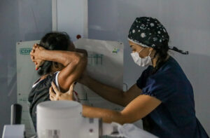 Moradores de Anori terão acesso a consultas, exames e cirurgias no Barco Hospital São João