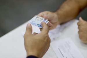 Mais de 10 mil cédulas do Registro Nacional Migratório ainda não foram retiradas em Manaus