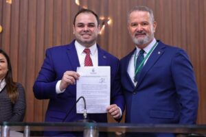 Roberto Cidade anuncia concurso histórico na Aleam com 300 vagas no total; veja datas e etapas