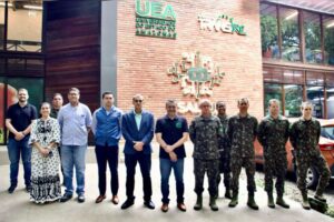 EST/UEA recebe comandante do CMA e avança em cooperação para tecnologia e inovação