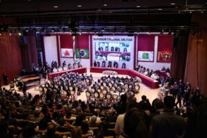 Presidente do TCE-AM prestigia posse de ministra na presidência do Superior Tribunal Militar