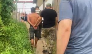 Pai preso por estuprar e engravidar a própria filha de 12 anos, chantageava a vítima com passeios e lanches, em Coari