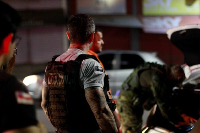 FORÇAS DE SEGURANÇAS FORTALECE AÇÕES DURANTE O FERIADO PROLONGADO FOTOS VICTOR LEVY SSP AM () FORÇAS DE SEGURANÇAS FORTALECE AÇÕES DURANTE O FERIADO PROLONGADO FOTOS VICTOR LEVY SSP AM ()