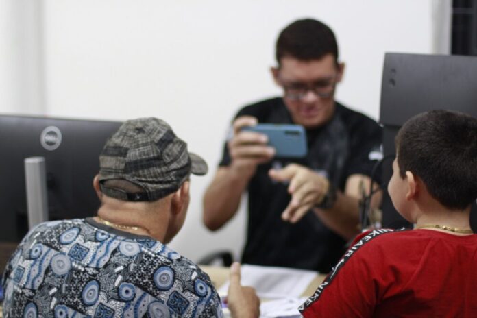 RECUPERAFONE APARELHOS FOTOS VICTOR LEVY SSP AM ()