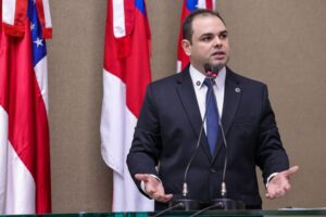 Roberto Cidade cobra explicação da Eletrobras após empresa ameaçar moradores da Vila de Balbina com perda das moradias