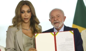 Lula diz que atitude do governo dos EUA com Erika Hilton é abominável: ‘Não pode tentar mudar o que a pessoa é’