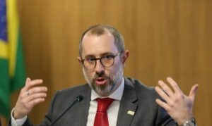 Descontos ilegais de aposentados do INSS serão devolvidos, diz governo