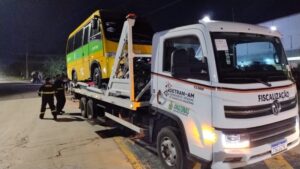Motorista bêbado e sem habilitação é flagrado dirigindo ‘amarelinho’ na zona Leste de Manaus