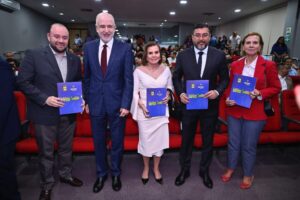 Presidente do TCE-AM marca presença no lançamento do primeiro anuário de segurança pública do Amazonas