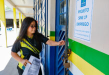 Secom Aluna entrando em sala de aula Fotos Antonio Lima