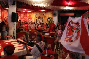 Em Manaus, bares temáticos dos bumbás atraem torcedores com a proximidade do Festival de Parintins