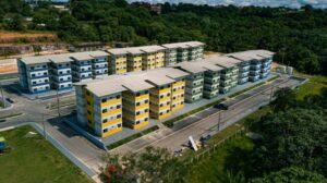 Residencial com 192 apartamentos é regularizado pelo Governo do AM após 10 anos parado