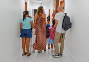 Quatro irmãos acolhidos no interior do Amazonas são adotados por casal italiano