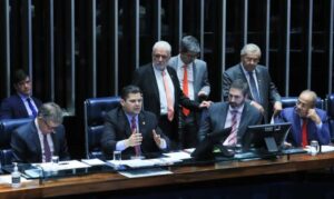 Senado aprova PEC que inclui guarda municipal na segurança pública