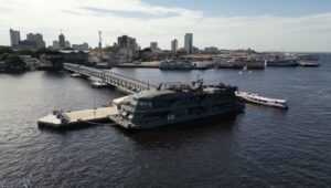 Marinha do Brasil promove atendimento médico e odontológico gratuito em Manaus