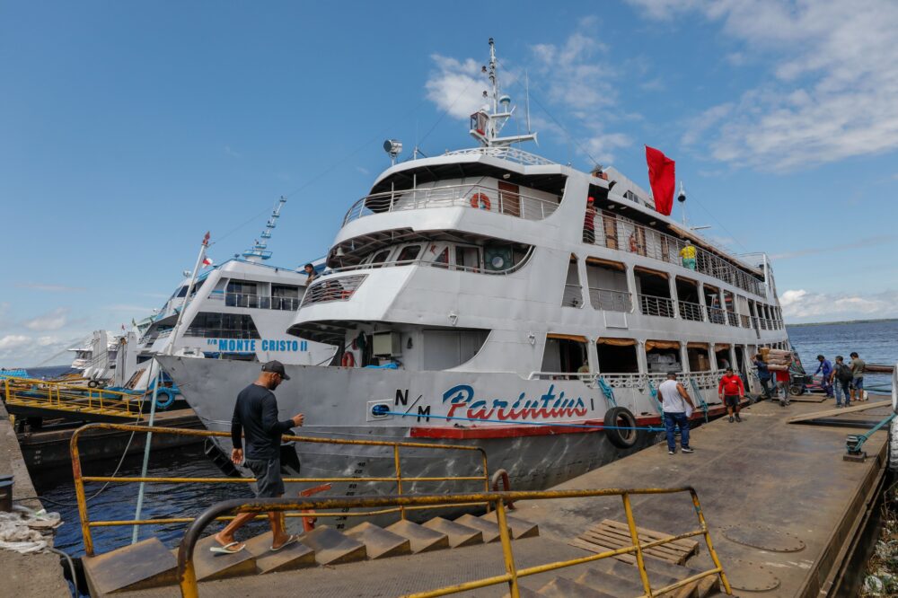 Festival de Parintins Barcos e lanchas se preparam para aumento de vendas com proximidade da festa dos bumbás Foto Antonio Lima Secom Festival de Parintins Barcos e lanchas se preparam para aumento de vendas com proximidade da festa dos bumbás Foto Antonio Lima Secom