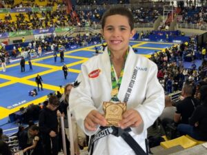 Com apenas 10 anos, aluno do Colégio Militar do AM vai representar o Brasil em campeonato de Jiu-Jitsu nos EUA