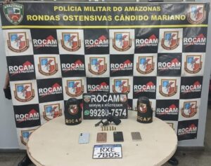 Polícia Militar do Amazonas prende dupla armada e recupera motocicleta roubada na zona leste