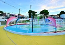 Prefeito David Almeida acompanha testes finais e confirma entrega de praça molhada na lagoa da Compensa nesta quarta feira