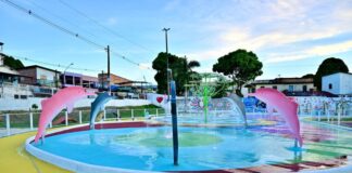 Prefeito David Almeida acompanha testes finais e confirma entrega de praça molhada na lagoa da Compensa nesta quarta feira