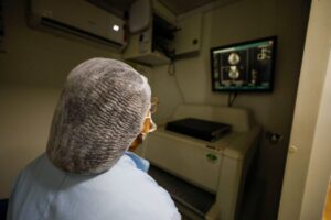 Carreta da Saúde oferece mais de 2 mil exames gratuitos na zona Oeste de Manaus