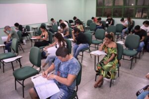 AprovENS, curso pré-vestibular da UEA, divulga 52 vagas remanescentes para aulas presenciais