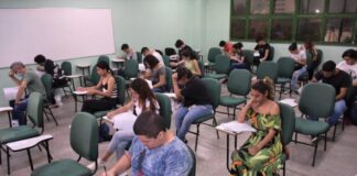 AprovENS, curso pré-vestibular da UEA, divulga 52 vagas remanescentes para aulas presenciais