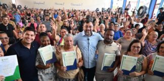 Governador Wilson Lima entrega mil títulos no Vale do Sinai e ultrapassa 19 mil famílias com imóveis regularizados no Amazonas