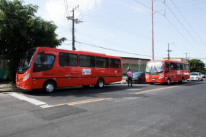Manaus ganha quatro novos micro-ônibus para transporte de pessoas com dificuldade de locomoção
