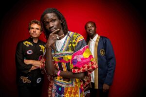 Show gratuito do Grupo Guiss Guiss Bou Bess acontece nesta terça (8) no Teatro Amazonas