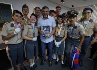 Governador Wilson Lima destaca apoio aos estudantes da rede estadual que vão competir em Olimpíada de Matemática no Japão foto Diego Peres Secom
